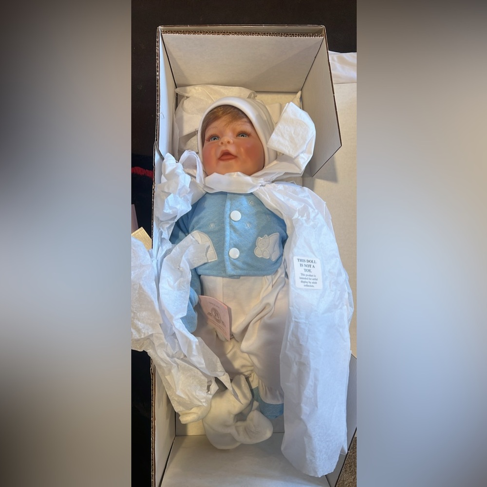 Lee Middleton Original Doll – “Polar Baby” (Millennium 2000 Limited Edition)